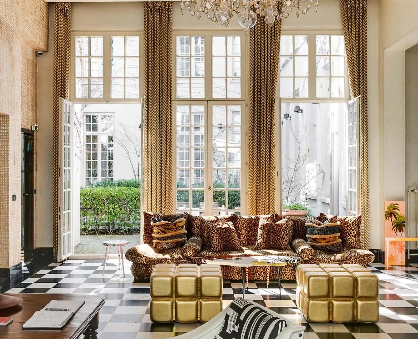 Small Luxury Hotel De Witte Lelie contacts